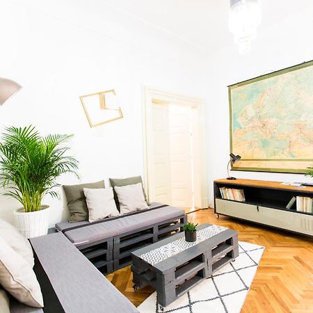 Friday Songs Apartment Prague Exterior photo