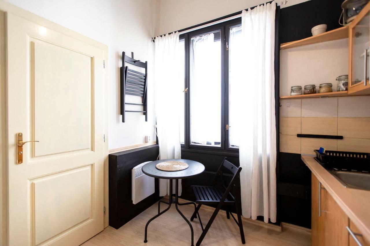 Friday Songs Apartment Prague Exterior photo